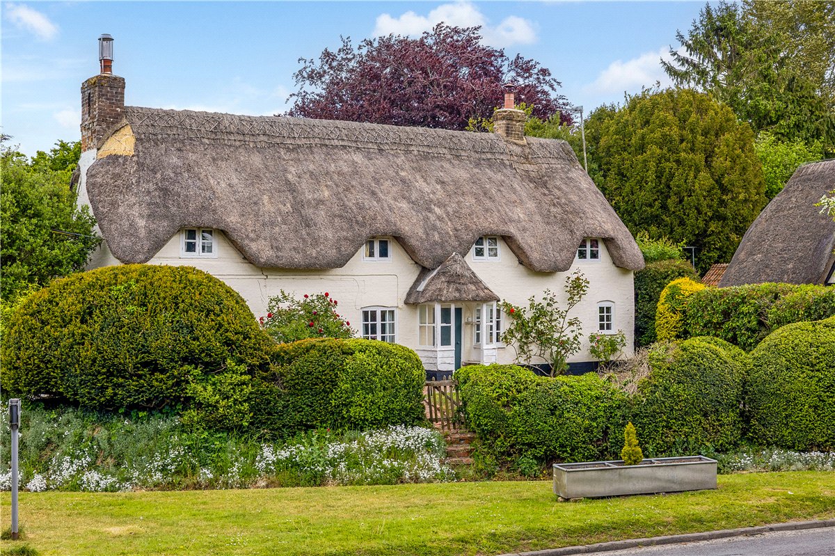 4 bedroom house, Easton Royal, Pewsey SN9 - Available