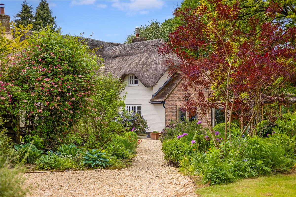 4 bedroom house, Easton Royal, Pewsey SN9 - Available