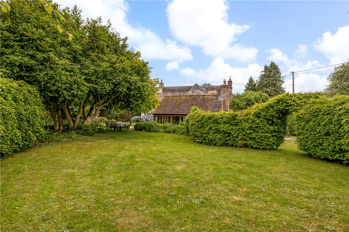 4 bedroom house, Easton Royal, Pewsey SN9 - Available
