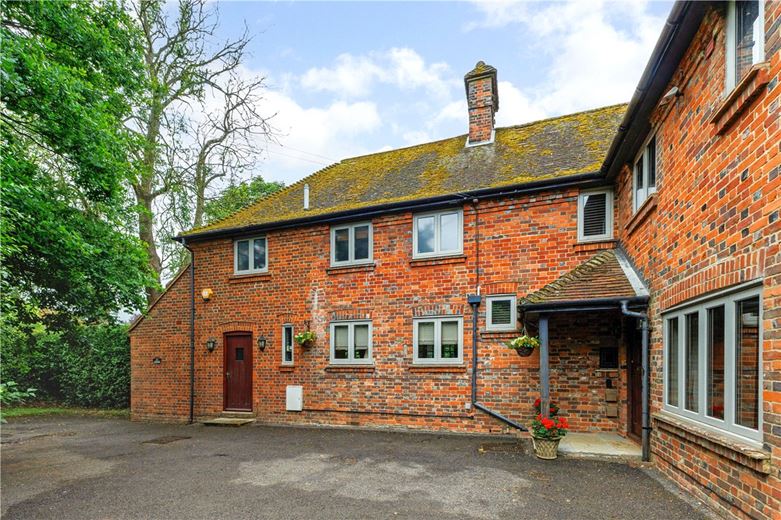 6 bedroom house, Hyde Lane, Marlborough SN8 - Available