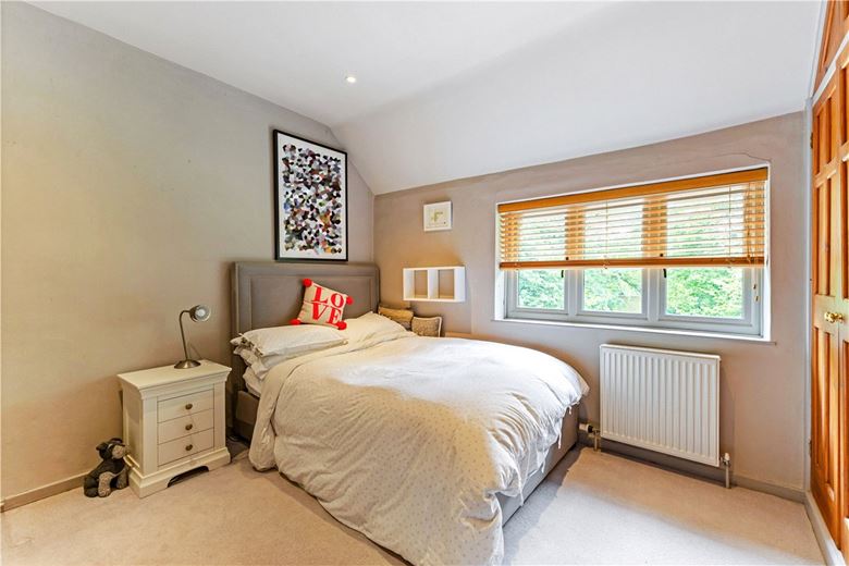 6 bedroom house, Hyde Lane, Marlborough SN8 - Available