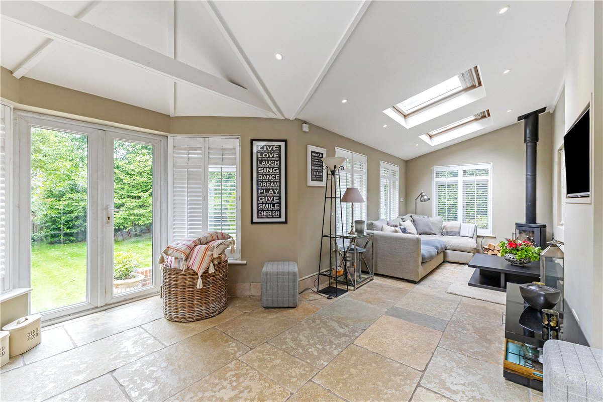 6 bedroom house, Hyde Lane, Marlborough SN8 - Available