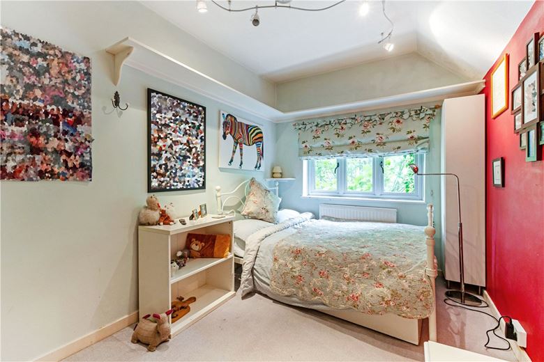 6 bedroom house, Hyde Lane, Marlborough SN8 - Available