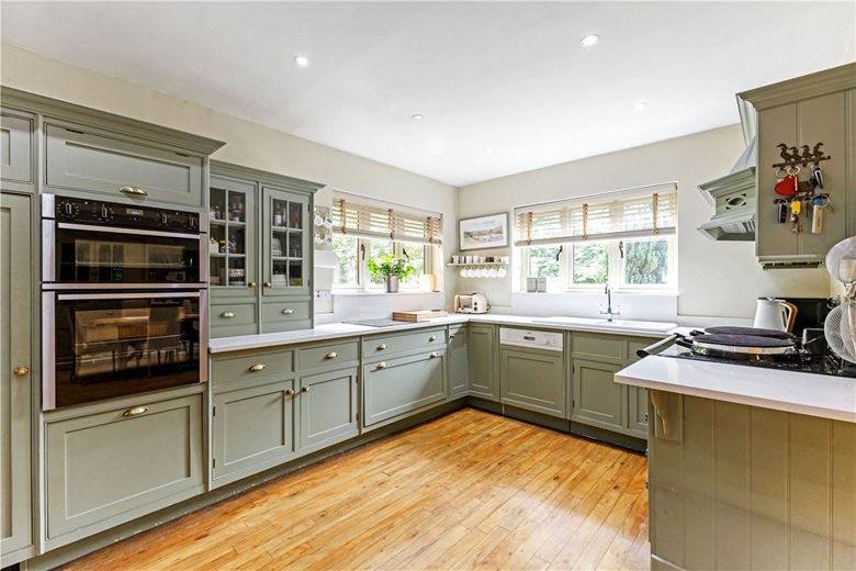 6 bedroom house, Hyde Lane, Marlborough SN8 - Available