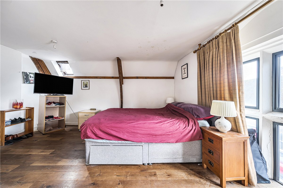 3 bedroom house, Herd Street, Marlborough SN8 - Available