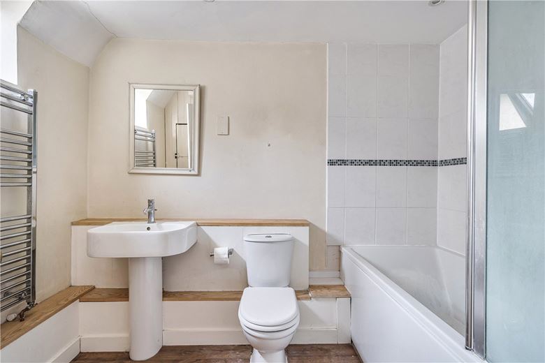 3 bedroom house, Herd Street, Marlborough SN8 - Available