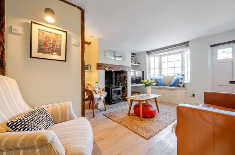 3 bedroom house, The Green, Marlborough SN8 - Available