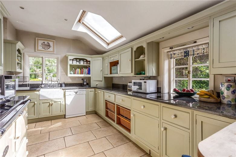 4 bedroom house, The Laurels, Honeystreet SN9 - Available