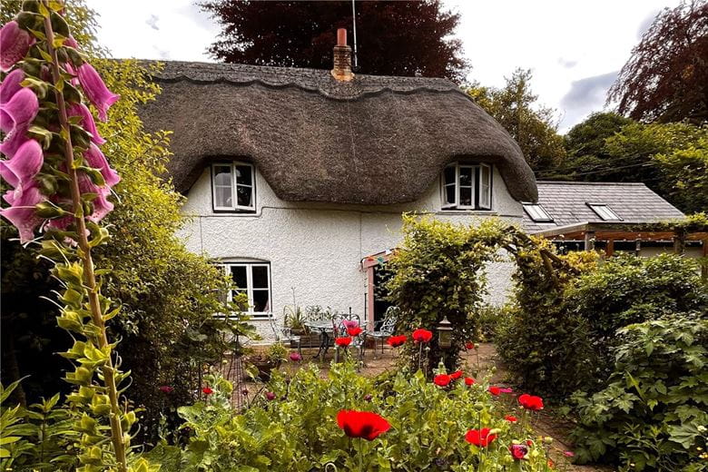 2 bedroom cottage, Bishopstone, Swindon SN6 - Available