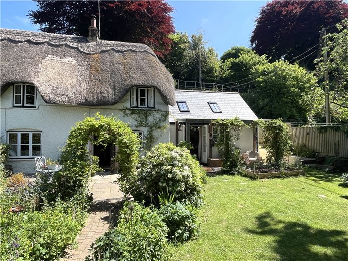 2 bedroom cottage, Bishopstone, Swindon SN6 - Available