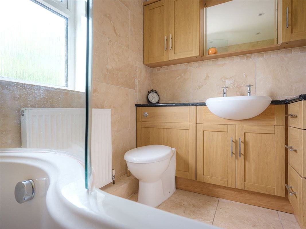 3 bedroom house, Bondfields, Woodborough SN9 - Available