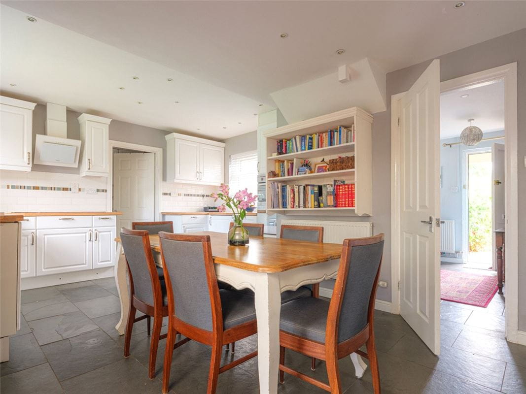 3 bedroom house, Bondfields, Woodborough SN9 - Available