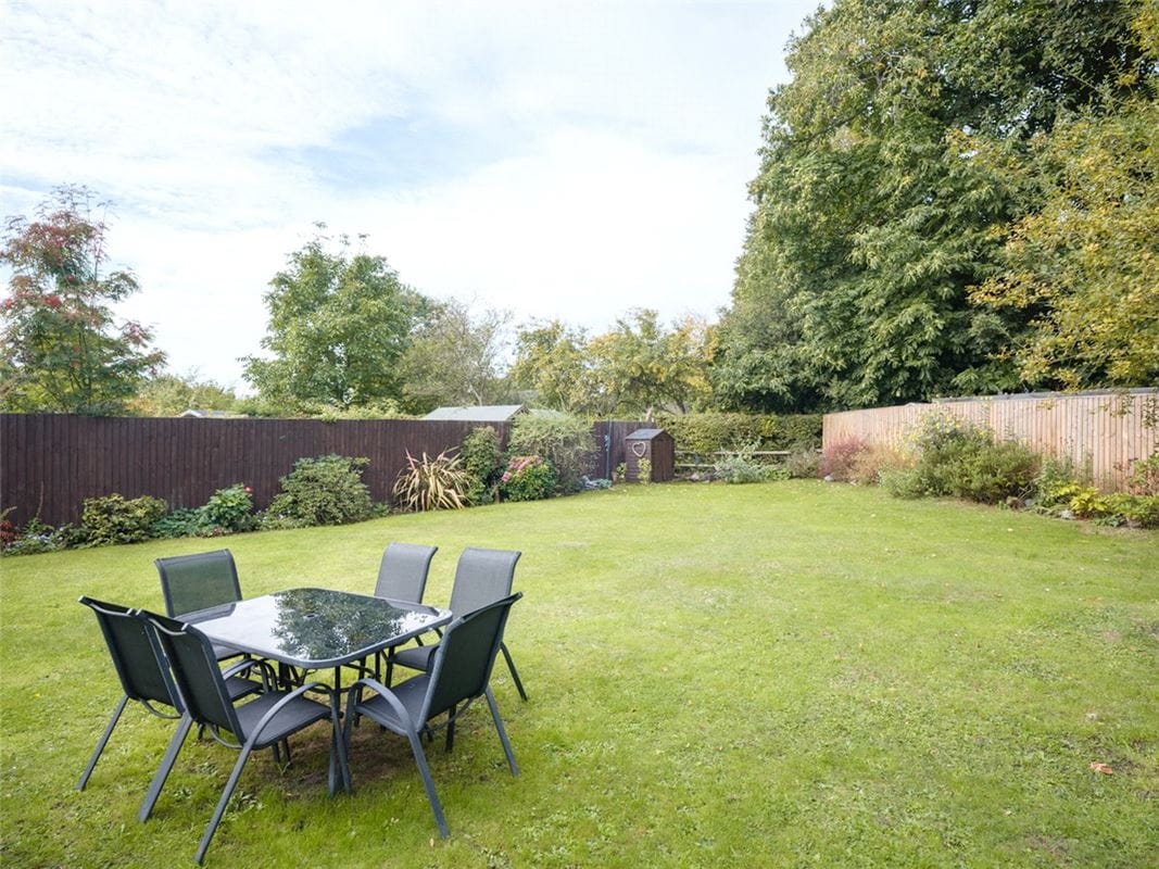 3 bedroom house, Bondfields, Woodborough SN9 - Available
