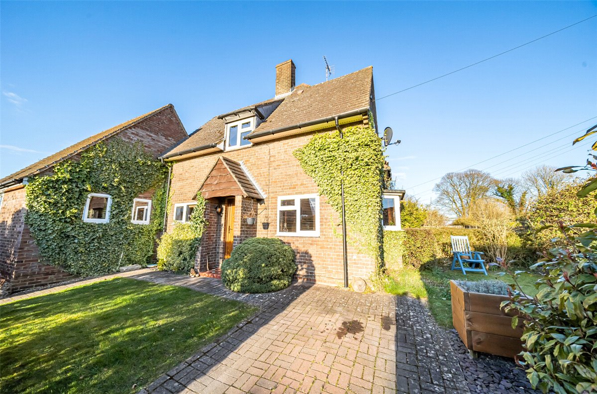 3 bedroom cottage, Trusloe Cottages, Avebury Trusloe SN8 - Available