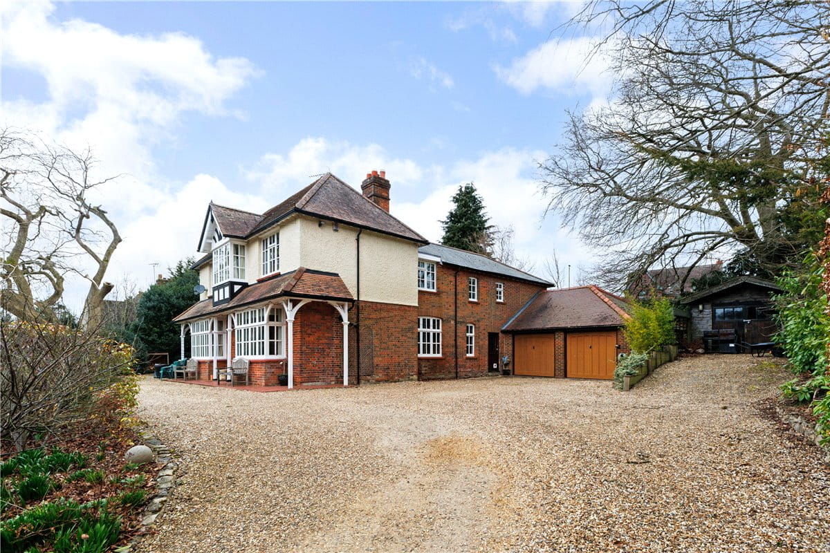 5 bedroom house, Bath Road, Marlborough SN8 - Available