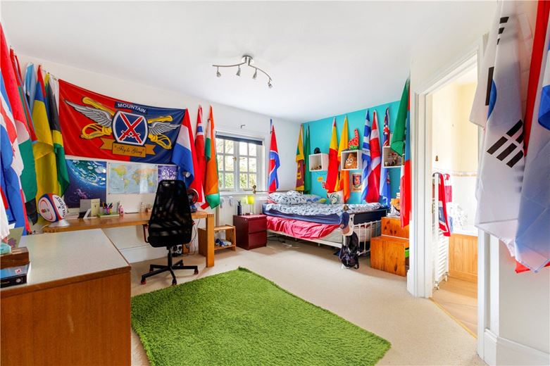 5 bedroom house, Bath Road, Marlborough SN8 - Available