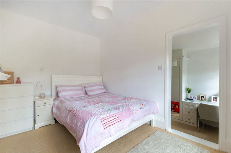 5 bedroom house, Bath Road, Marlborough SN8 - Available