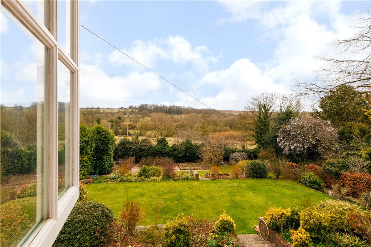 5 bedroom house, Bath Road, Marlborough SN8 - Available