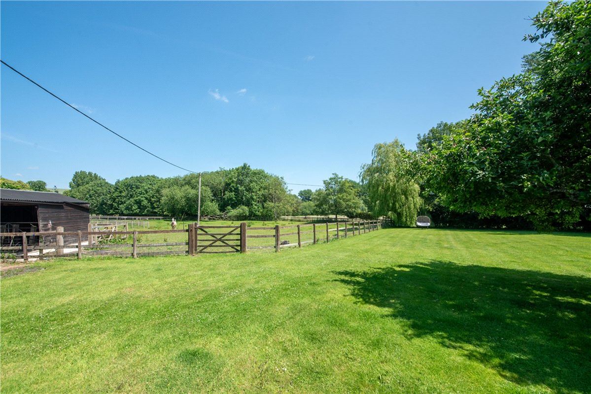 4 bedroom house, Lower Fyfield, Marlborough SN8 - Available