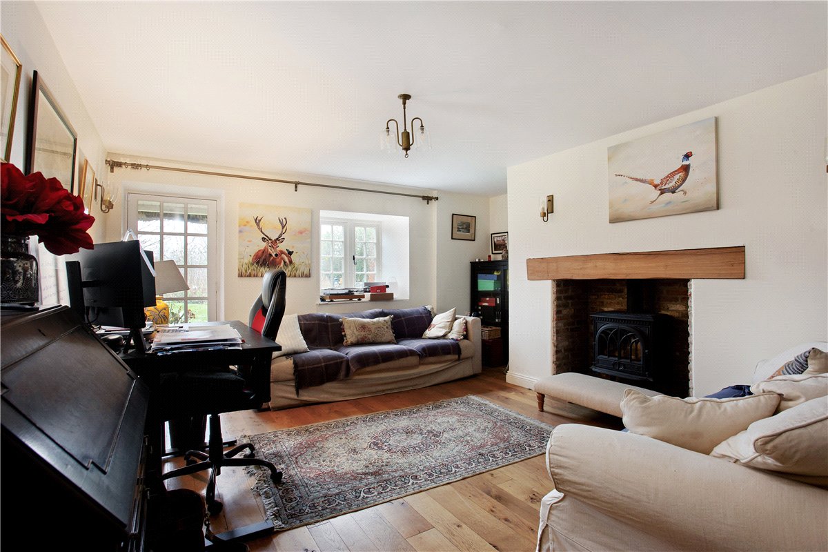 4 bedroom house, Lower Fyfield, Marlborough SN8 - Available