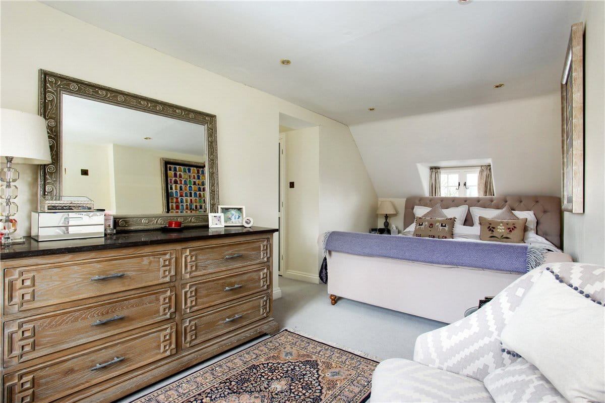 4 bedroom house, Lower Fyfield, Marlborough SN8 - Available