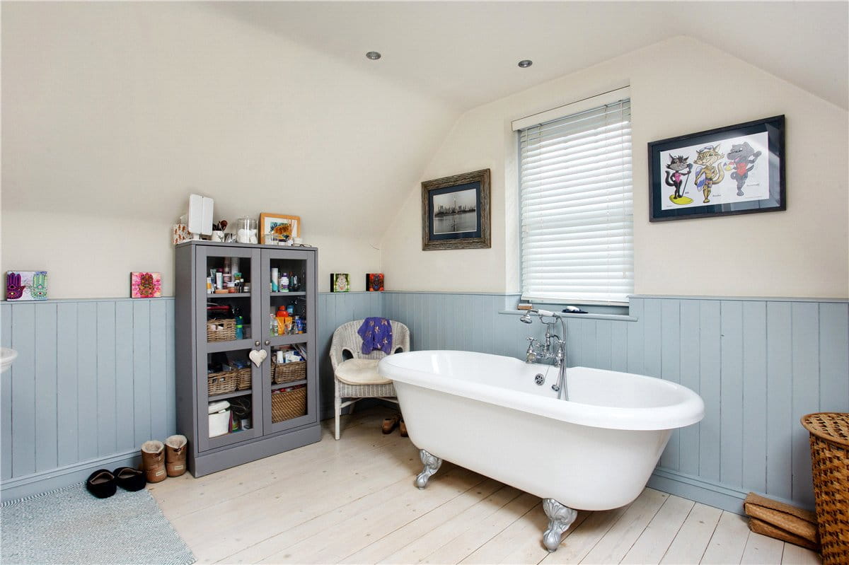 4 bedroom house, Lower Fyfield, Marlborough SN8 - Available