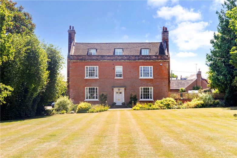 8 bedroom house, Hodson Road, Chiseldon SN4 - Available