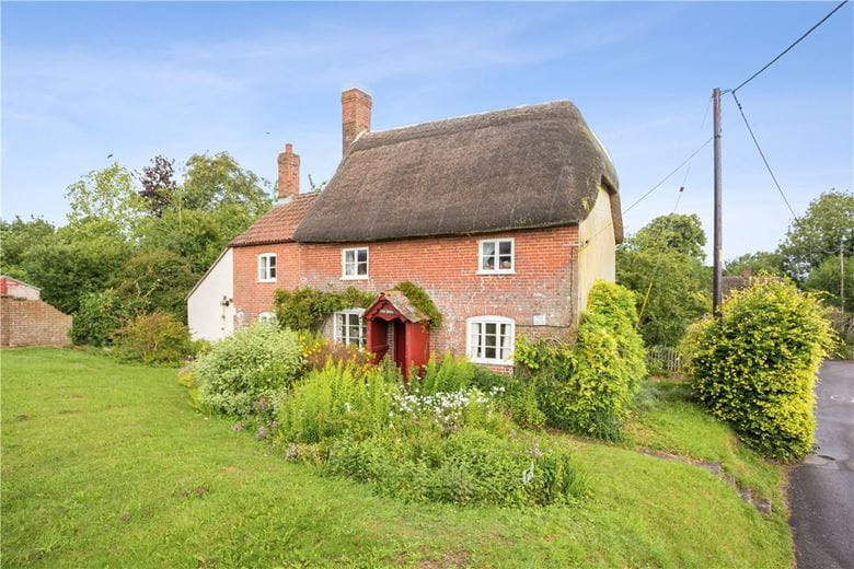 3 bedroom house, Avebury Trusloe, Marlborough SN8 - Available