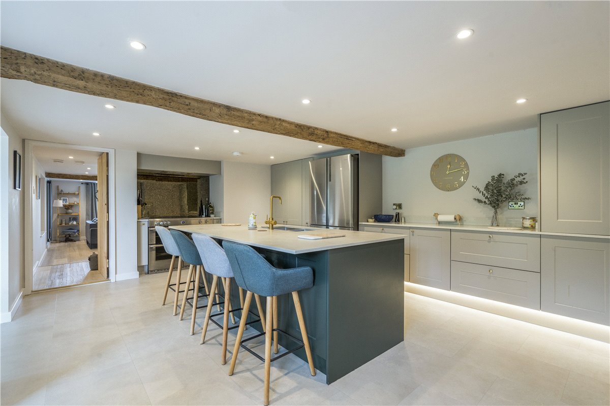 4 bedroom house, West Kennett, Marlborough SN8 - Available