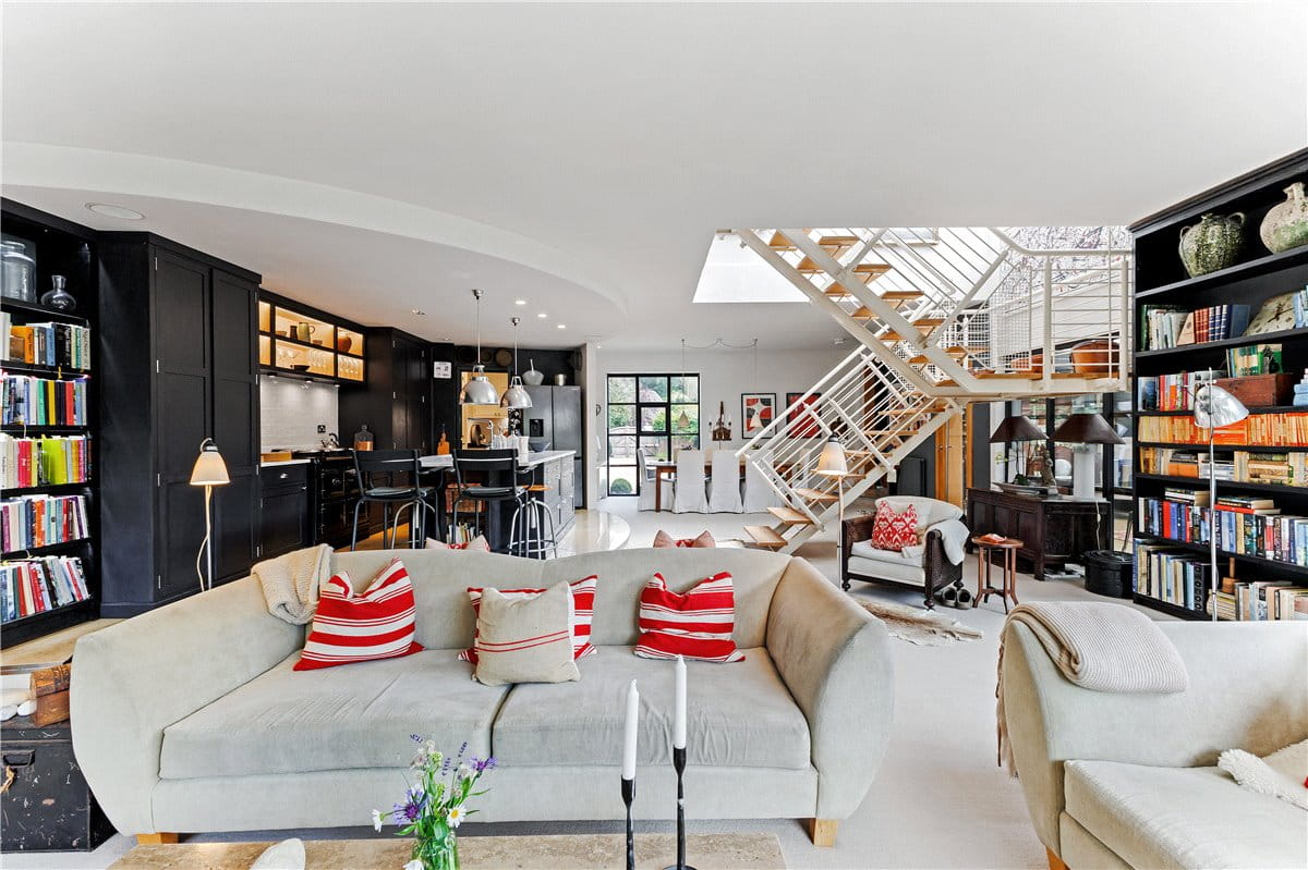 3 bedroom house, Lockeridge, Marlborough SN8 - Available