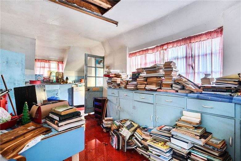 3 bedroom house, Westcourt, Burbage SN8 - Available