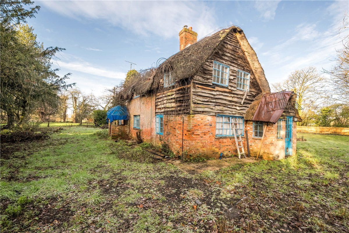 3 bedroom house, Westcourt, Burbage SN8 - Available