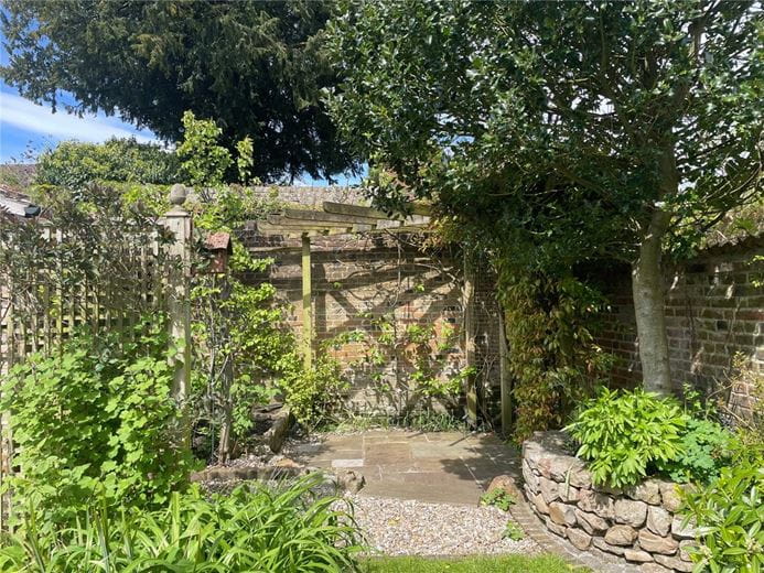 4 bedroom house, Silverless Street, Marlborough SN8 - Available