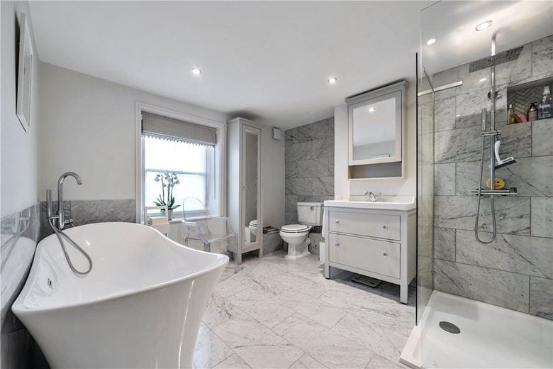 3 bedroom house, High Street, Marlborough SN8 - Available