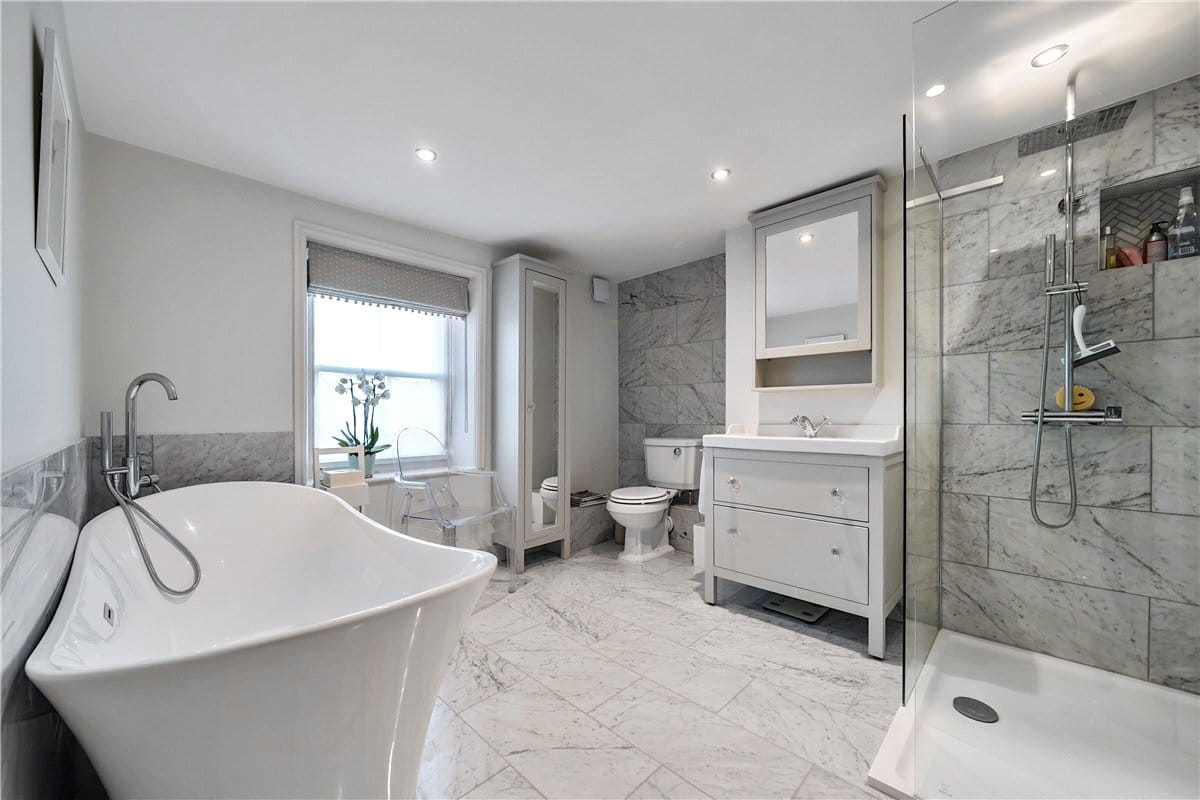 3 bedroom house, High Street, Marlborough SN8 - Available