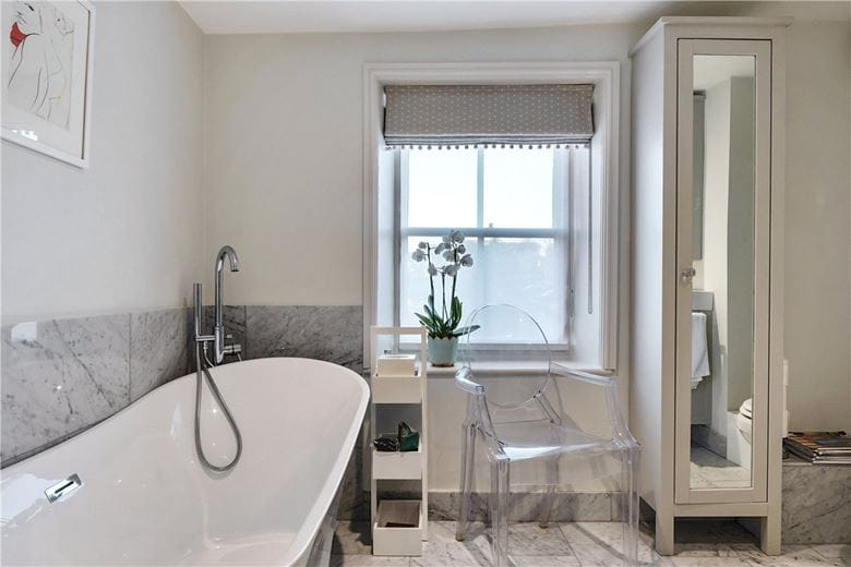 3 bedroom house, High Street, Marlborough SN8 - Available