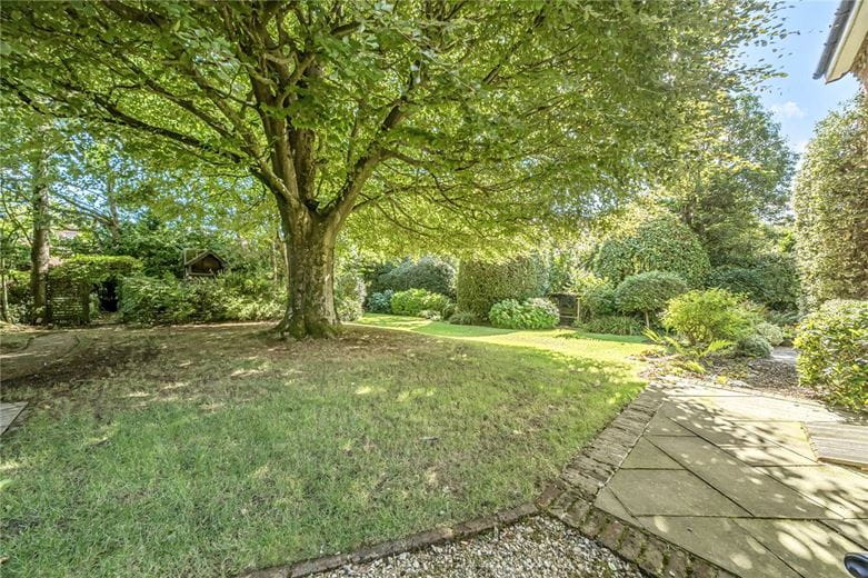 5 bedroom house, Leaze Road, Marlborough SN8 - Available