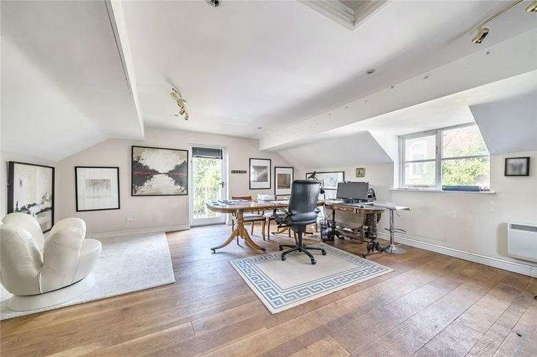 5 bedroom house, Leaze Road, Marlborough SN8 - Available