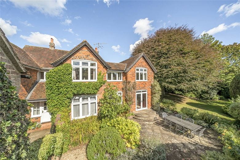 5 bedroom house, Leaze Road, Marlborough SN8 - Available