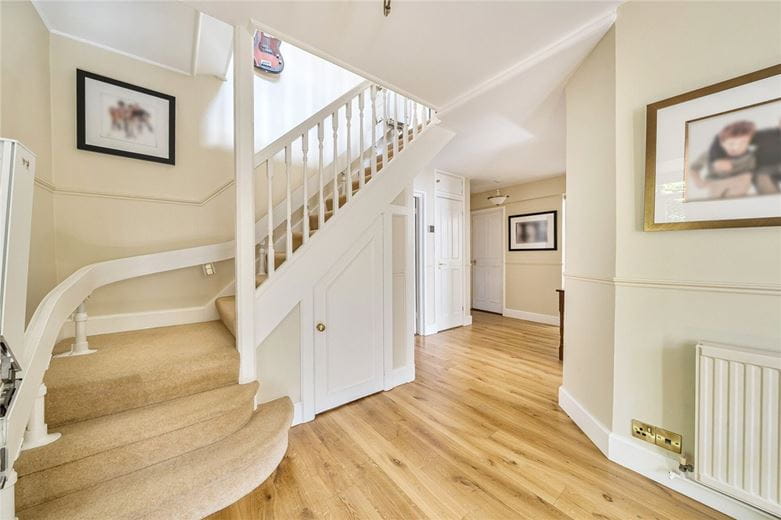 5 bedroom house, Leaze Road, Marlborough SN8 - Available