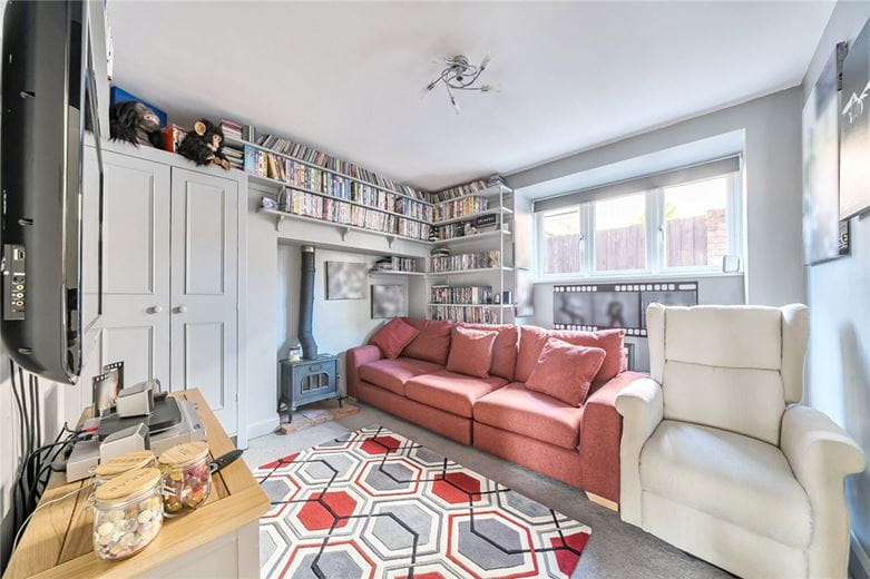 5 bedroom house, Leaze Road, Marlborough SN8 - Available