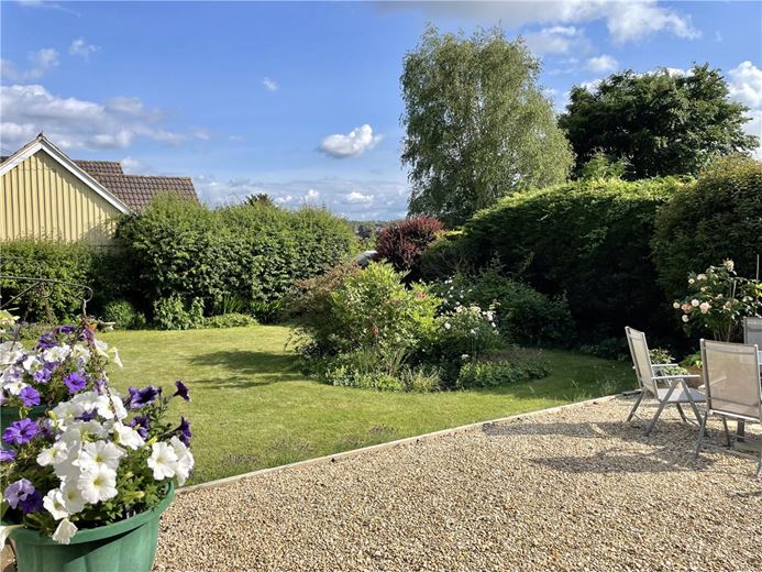 3 bedroom bungalow, Pipers Piece, Herd Street SN8 - Available