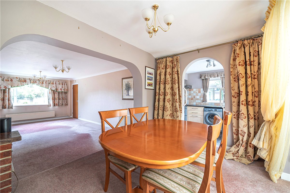 4 bedroom bungalow, High Street, Burbage SN83AR - Sold STC