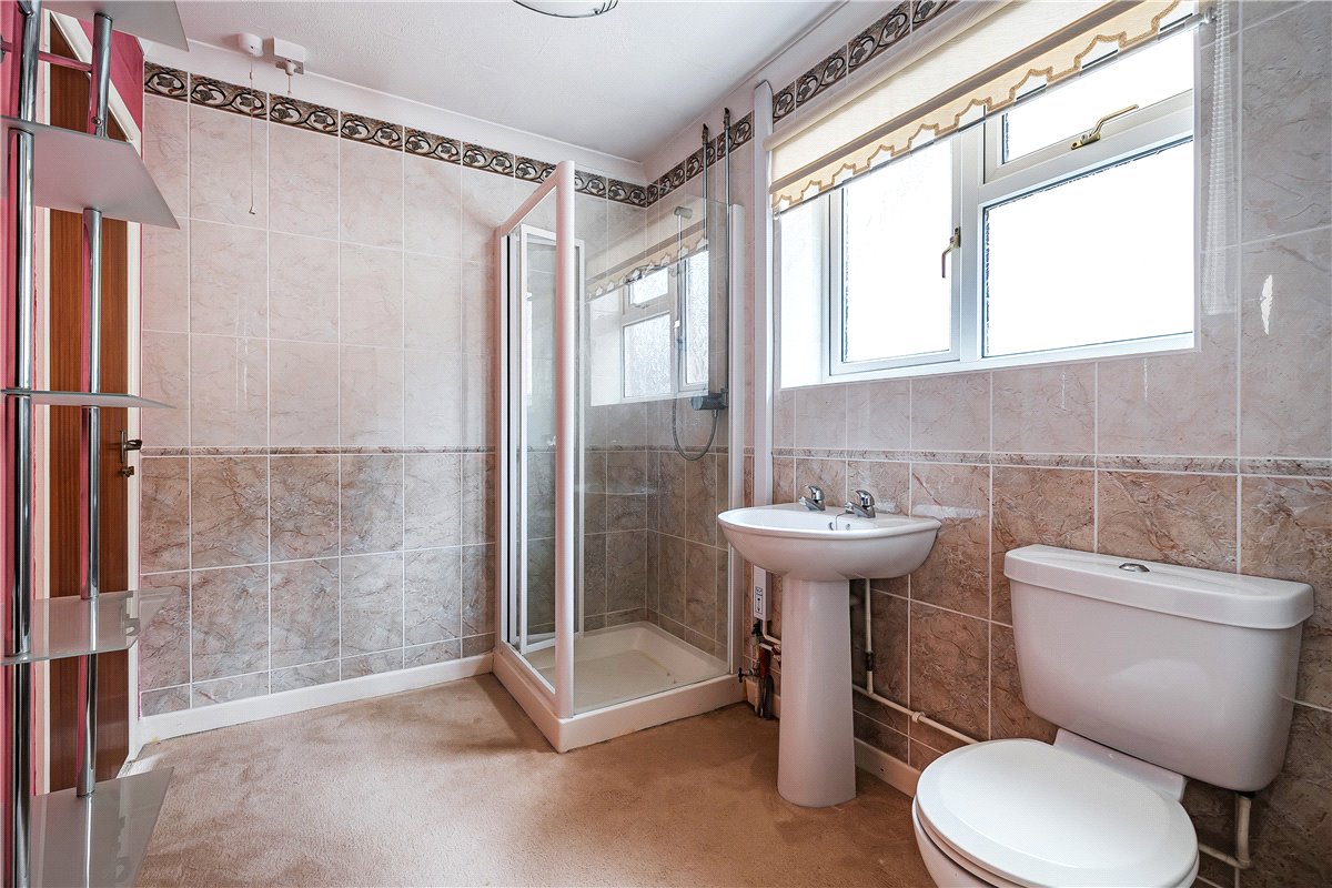 4 bedroom bungalow, High Street, Burbage SN83AR - Sold STC