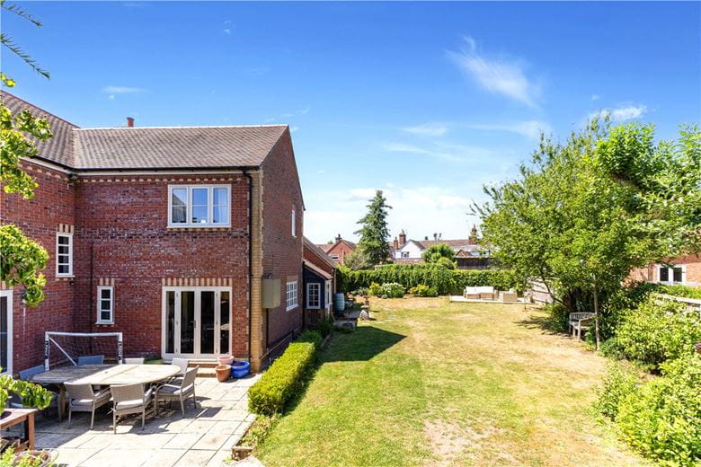 4 bedroom house, Granary Road, Great Bedwyn SN8 - Available