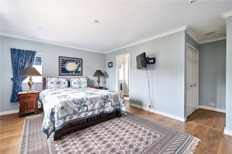 5 bedroom house, Clench Common, Marlborough SN8 - Available