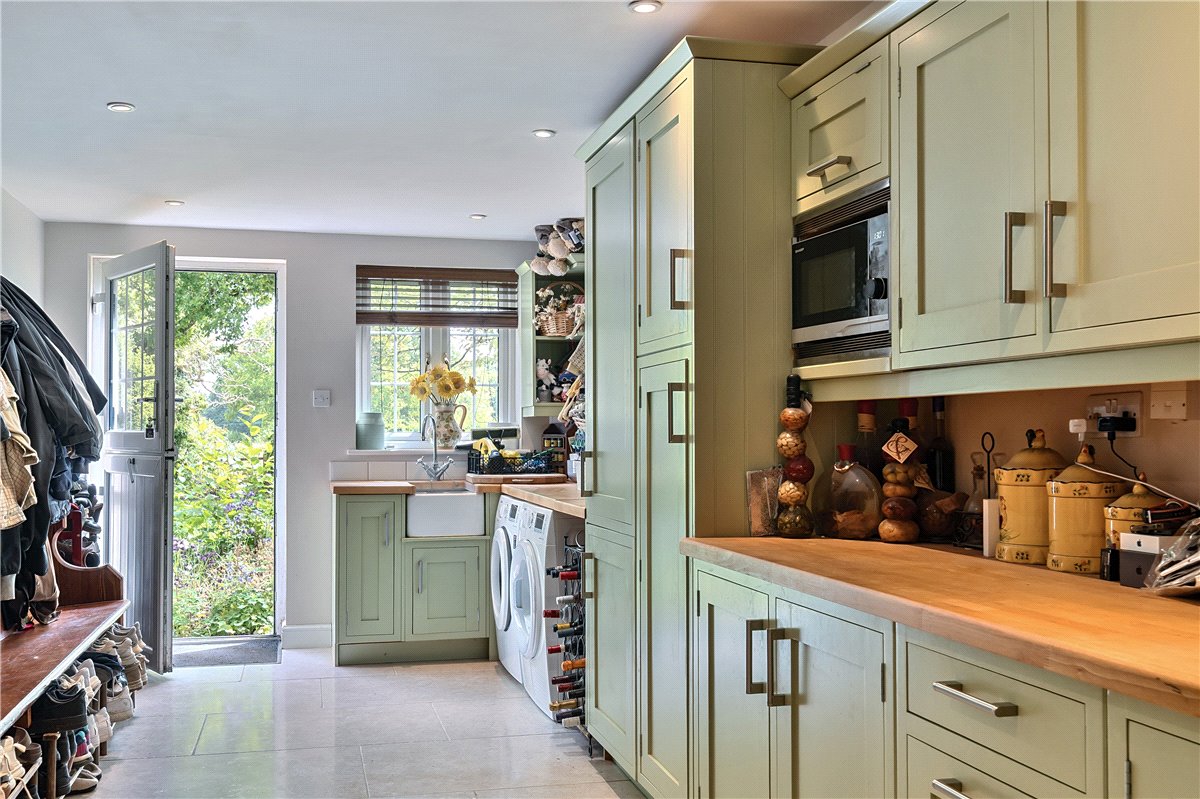 5 bedroom house, Clench Common, Marlborough SN8 - Available