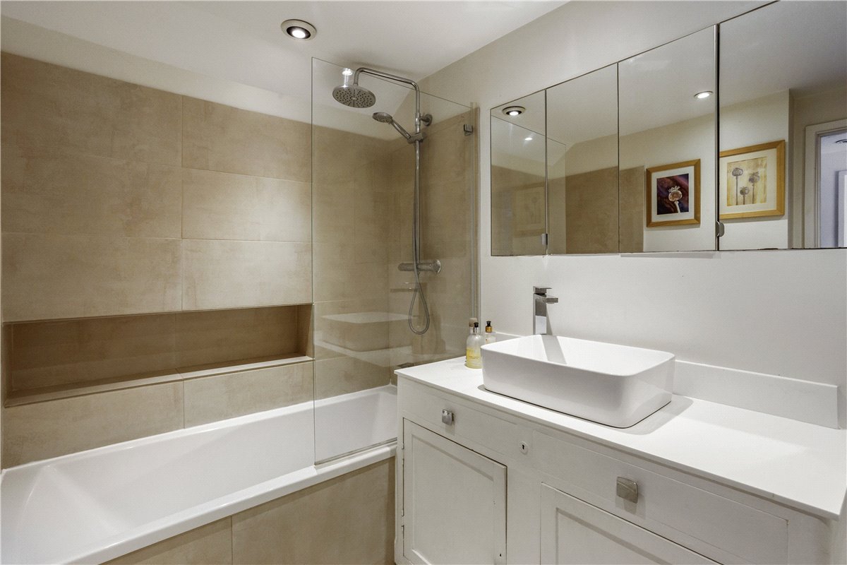 3 bedroom house, The Street, All Cannings SN10 - Available