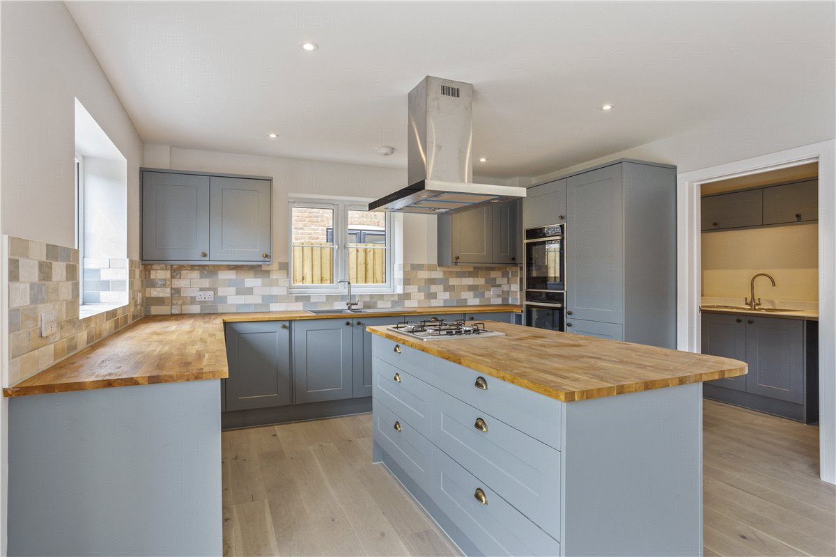 4 bedroom house, Manor Lane, Baydon SN8 - Sold STC