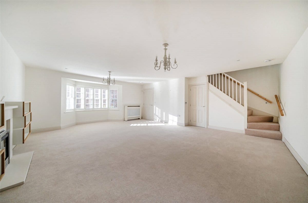 3 bedroom house, Clarendon Court, Marlborough SN8 - Available